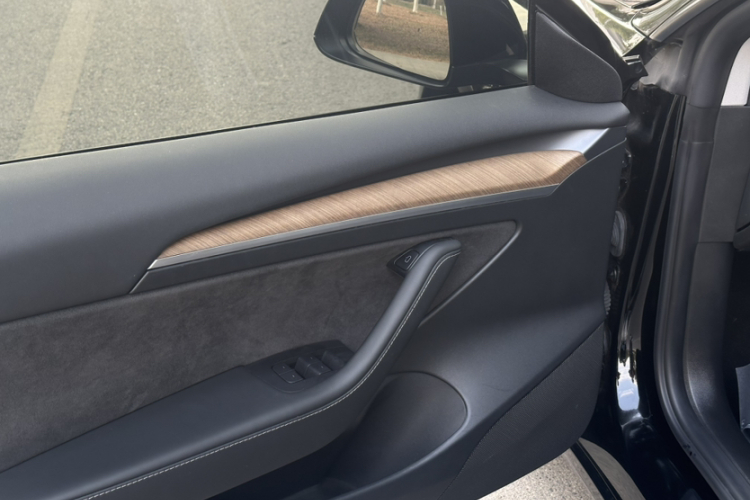 特斯拉 Model 3 2021款 标准续航后驱升级版中控内饰7011