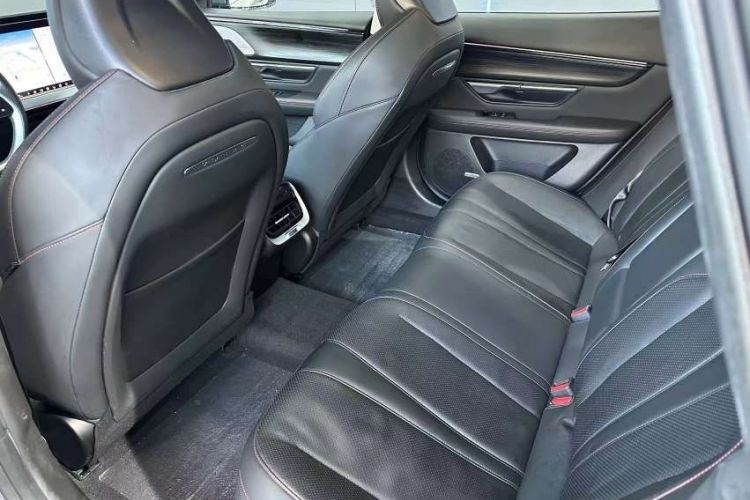 小鹏P7 2020款 670E车身外观6010