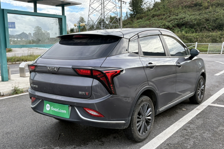 哪吒汽车 哪吒V 2022款 潮 400 Lite车身外观6008