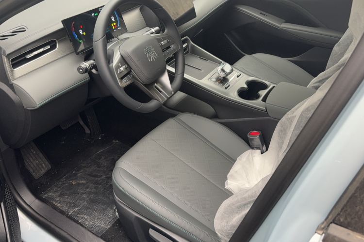 比亚迪 秦PLUS 2025款 DM-i 智驾版 55KM领先型中控内饰7001