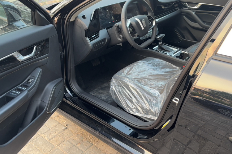 奔腾B70 2025款 龙耀版 1.5T 质享型中控内饰7005