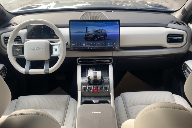 方程豹 钛3 2025款 501KM 后驱智驾Max版中控内饰7003