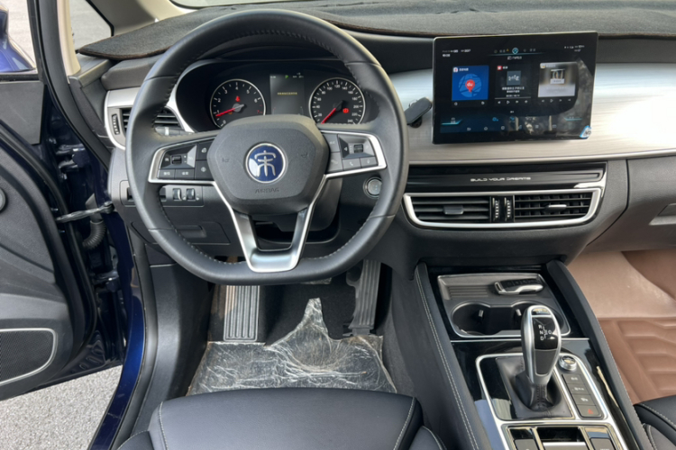 比亚迪 宋MAX 2021款 升级版 1.5T 自动尊贵型 7座局部细节13