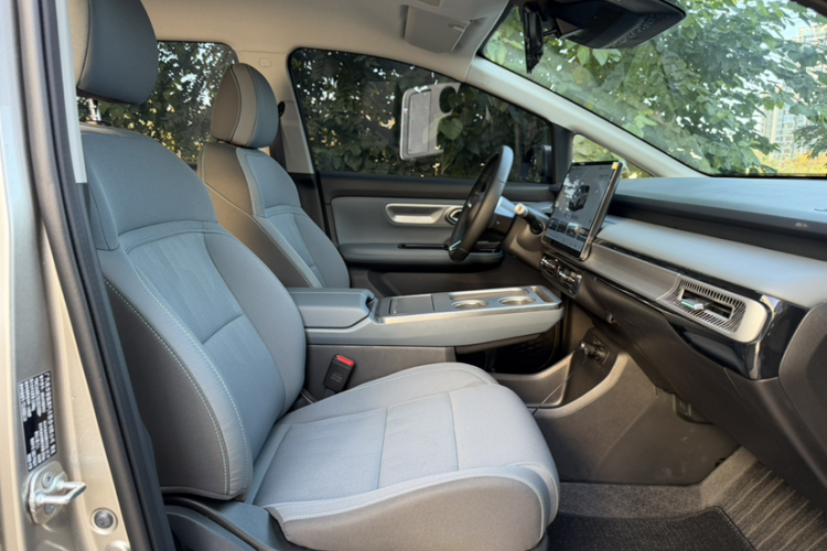 埃安 AION Y 2025款 Plus 510 智享版中控内饰7011