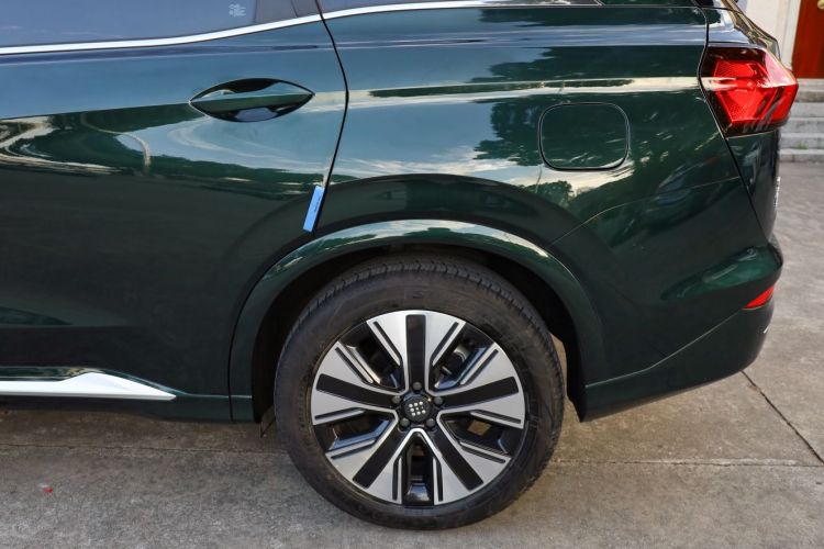 蓝电E5 PLUS 2025款 165km 长续航版PLUS 7座车身外观6013