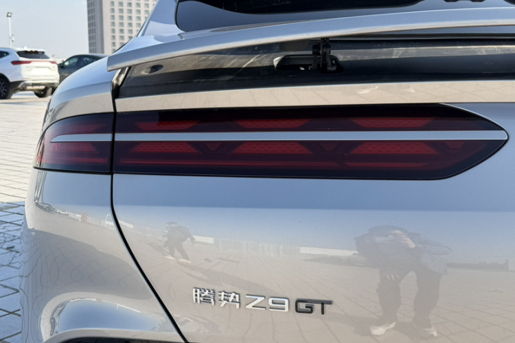 腾势Z9GT 2024款 1100四驱Pro版车身外观6010