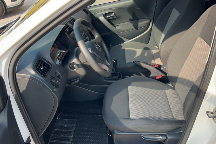 大众 Polo 2016款 1.4L 手动风尚型局部细节19