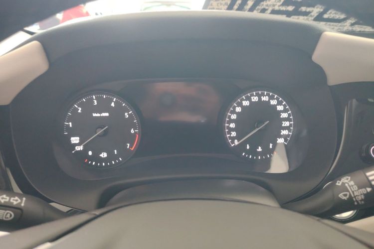 别克 昂科旗 2020款 28T 四驱Avenir艾维亚中控内饰7005