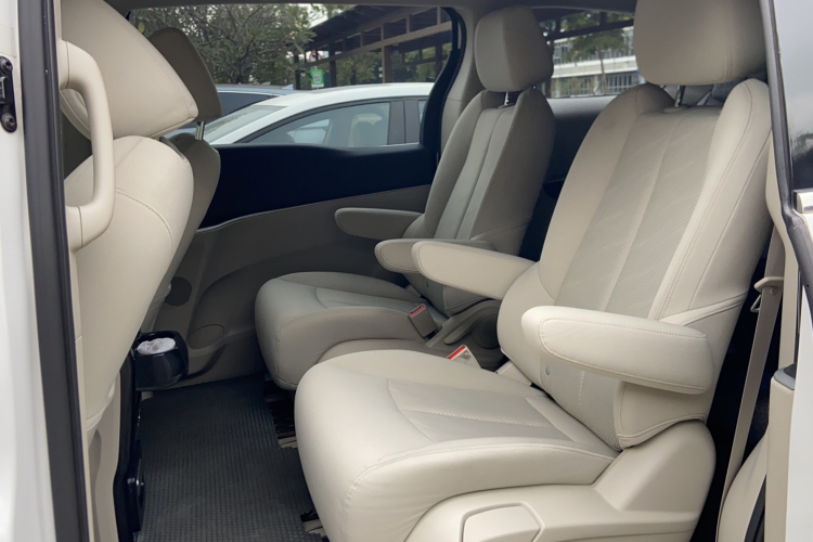 别克GL8 2021款 陆上公务舱 652T 舒适型中控内饰7003