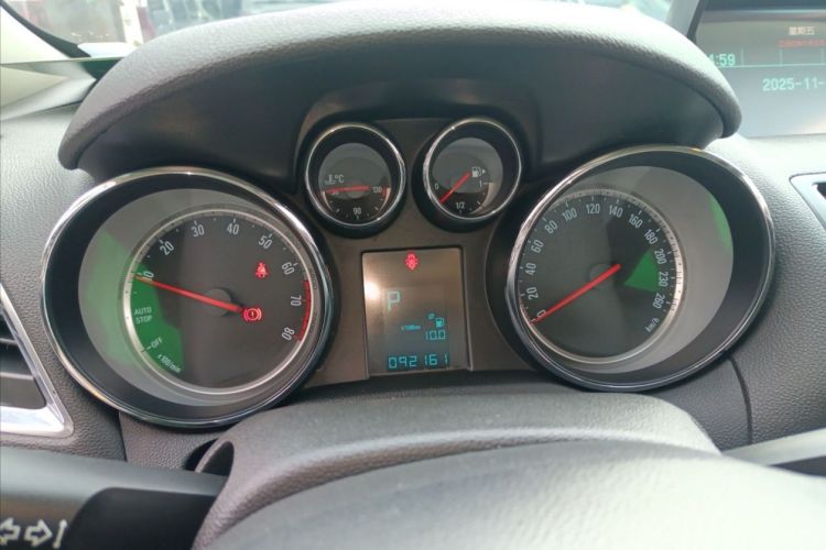 别克 昂科拉 2015款 1.4T 自动两驱都市精英型中控内饰15