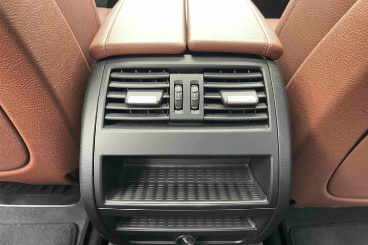 宝马5系 2017款 525Li 领先型中控内饰7004