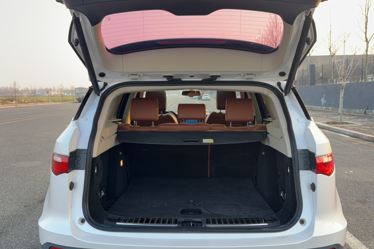 众泰T700 2017款 1.8T 双离合尊贵型贺岁版局部细节23