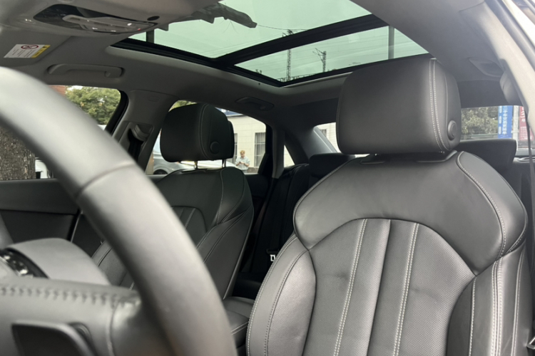 奥迪A4L 2020款 40 TFSI quattro 豪华动感型中控内饰7001
