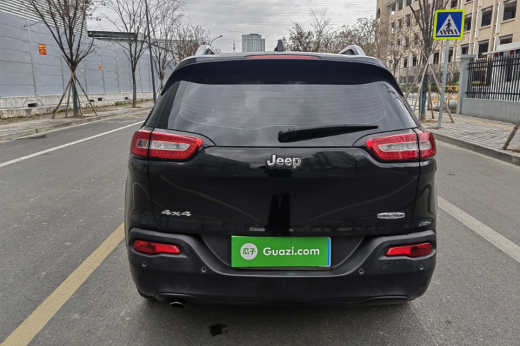 Jeep 自由光(进口) 2014款 2.4L 都市版车身外观6005