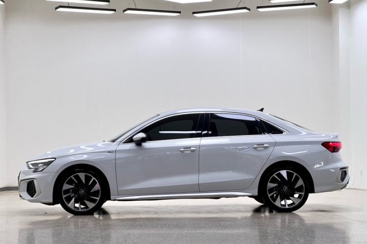 奥迪A3 2022款 A3L Limousine 35 TFSI 时尚运动型车身外观6003