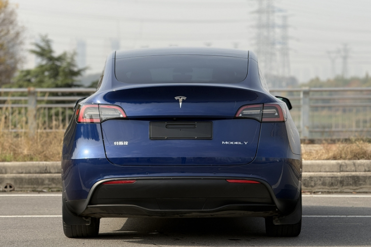 特斯拉 Model Y 2022款 改款 后轮驱动版车身外观6004