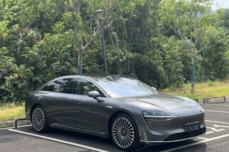 鸿蒙智行 享界S9 2024款 纯电 Ultra 四驱旗舰版车身外观6002