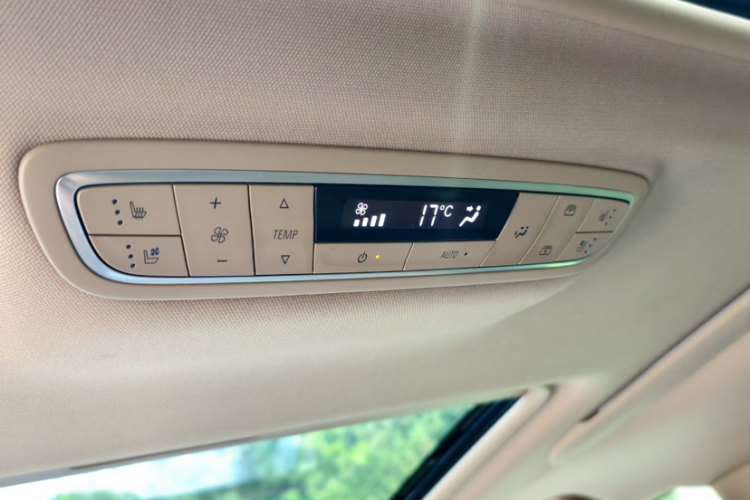 别克GL8 2020款 ES陆尊 653T 旗舰型中控内饰7009