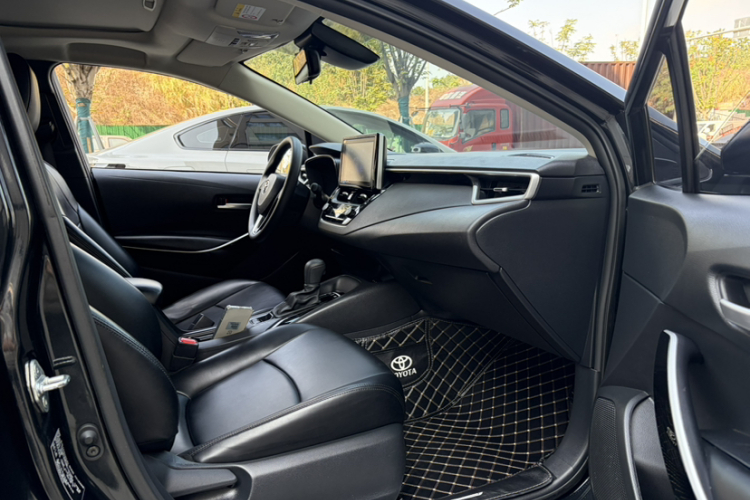 丰田 卡罗拉 2021款 双擎 1.8L E-CVT精英版中控内饰7002