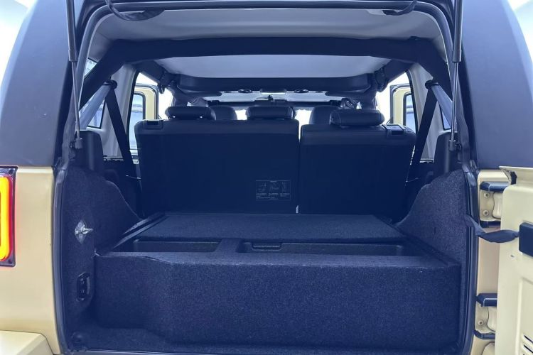 北京BJ40 2019款 2.3T 自动四驱环塔冠军版 国VI中控内饰7007