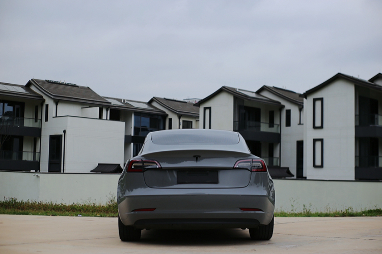 特斯拉 Model 3 2019款 标准续航后驱升级版车身外观6006