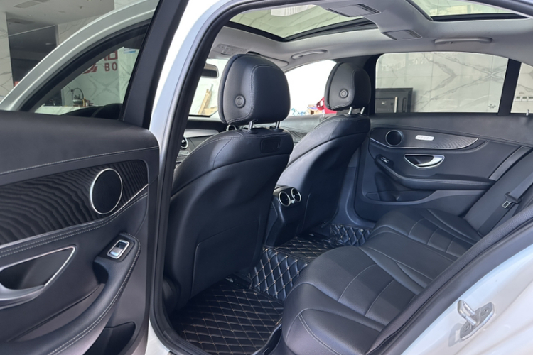 奔驰C级 2016款 C 200 L 运动型中控内饰7007