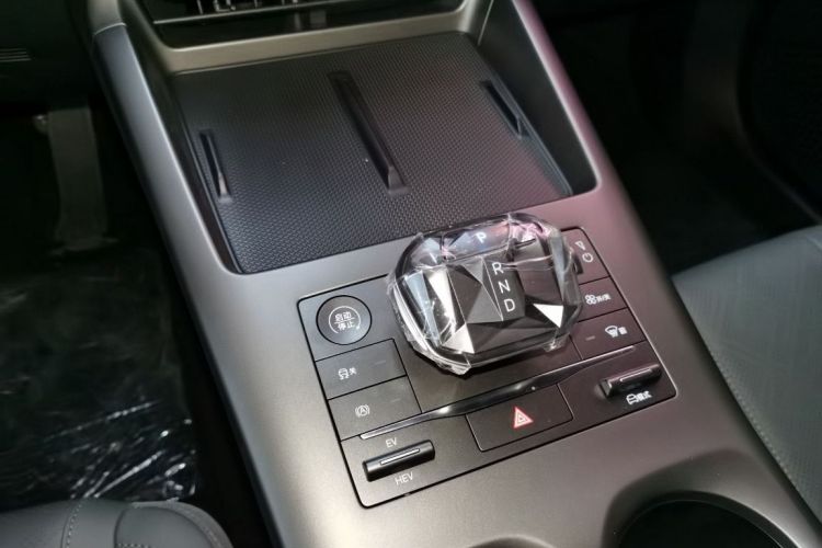 比亚迪 秦PLUS 2025款 DM-i 智驾版 55KM领先型中控内饰7011