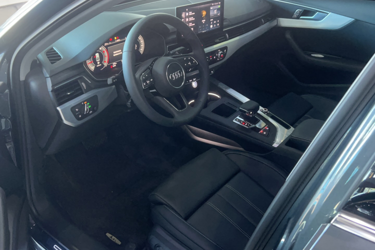 奥迪A4L 2024款 40 TFSI 时尚动感型中控内饰7001