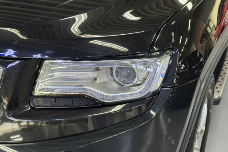 Jeep 大切诺基(进口) 2014款 3.0TD 柴油 舒享导航版车身外观6005