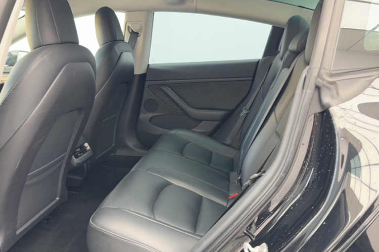 特斯拉 Model 3 2022款 后轮驱动版中控内饰7012
