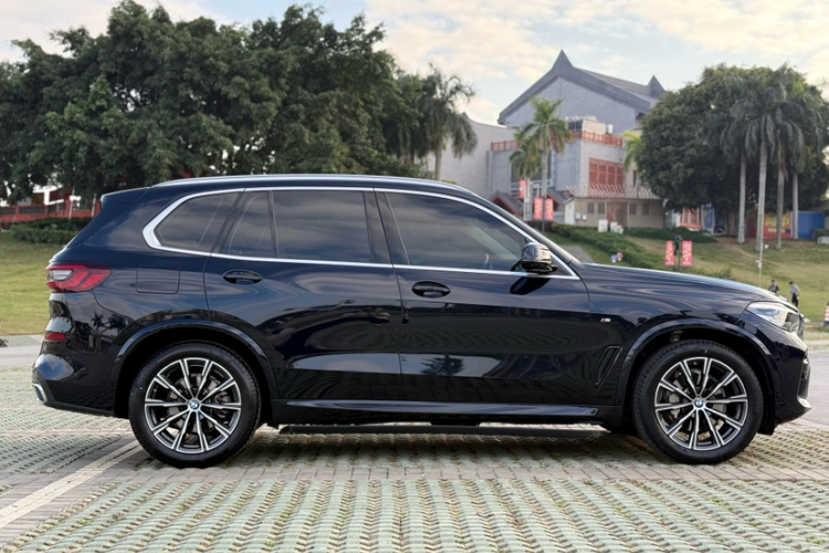 宝马X5(进口) 2022款 xDrive30i M运动套装车身外观6007