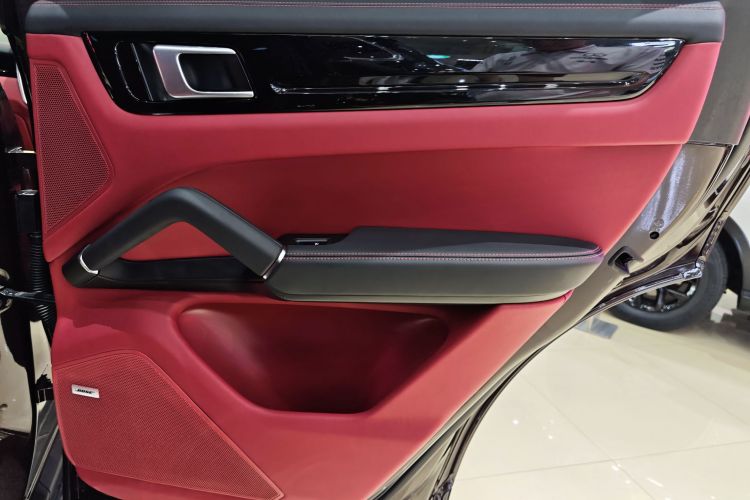 保时捷 2018款 Cayenne 3.0T中控内饰7011