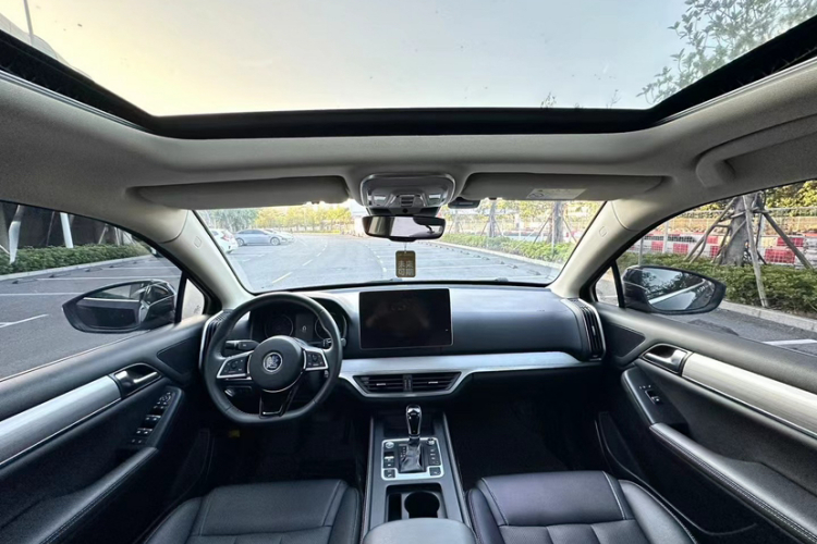 比亚迪 唐 2019款 2.0T 自动智联尊驭型 5座 国VI中控内饰7004