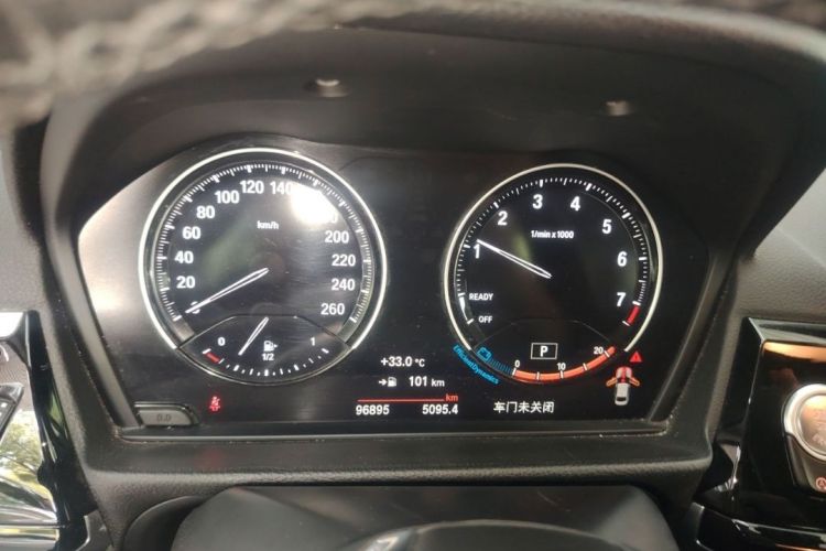 宝马1系 2022款 120i M运动版中控内饰15