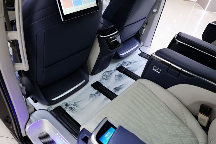 上汽大通MAXUS 大通G90 2022款 2.0T 星际七座版中控内饰7012