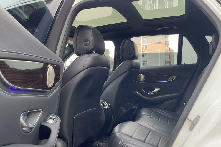 奔驰GLC 2017款 GLC 260 4MATIC 动感型中控内饰7003
