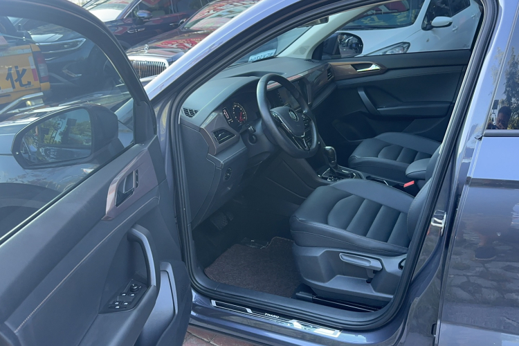 大众 途岳 2019款 280TSI 两驱舒适版 国V中控内饰7002