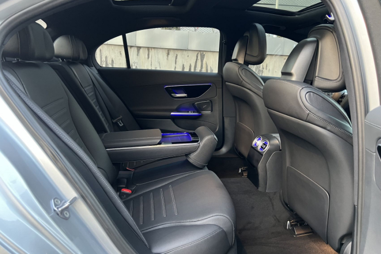 奔驰C级 2022款 改款 C 260 L 运动版中控内饰7004