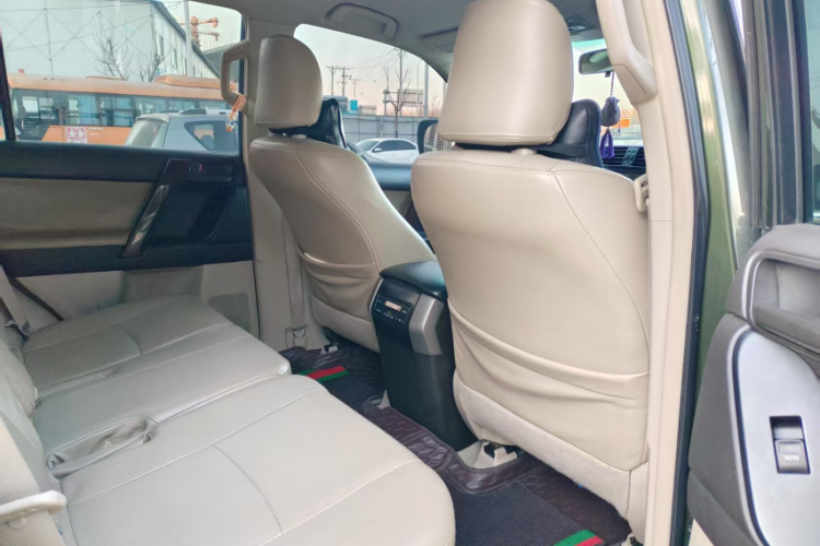 丰田 普拉多（平行进口）中控内饰7002