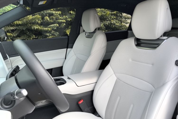 小鹏G6 2023款 755 超长续航 Pro中控内饰7003