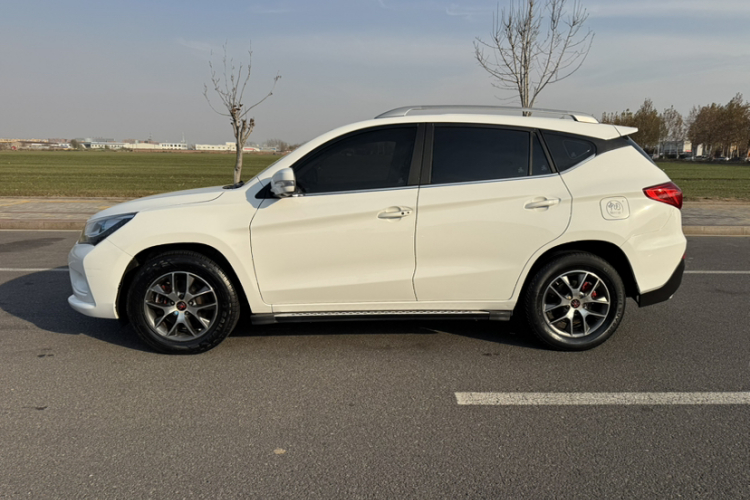 比亚迪 宋 2016款 盖世版 1.5TID 自动精英型车身外观6009