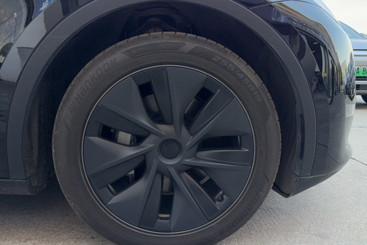 特斯拉 Model Y 2023款 长续航全轮驱动版车身外观6004