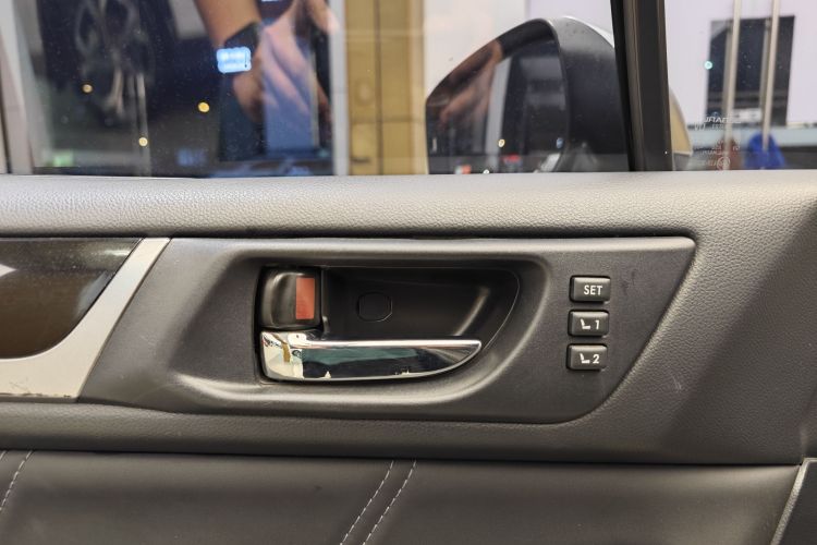 斯巴鲁 力狮 2016款 2.5i 全驱荣耀版中控内饰7014