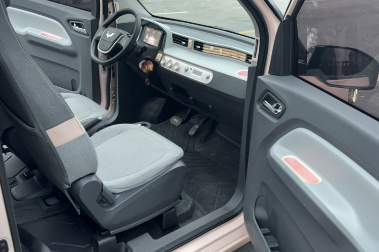 五菱汽车 宏光MINIEV 2021款 马卡龙时尚款 磷酸铁锂中控内饰7005