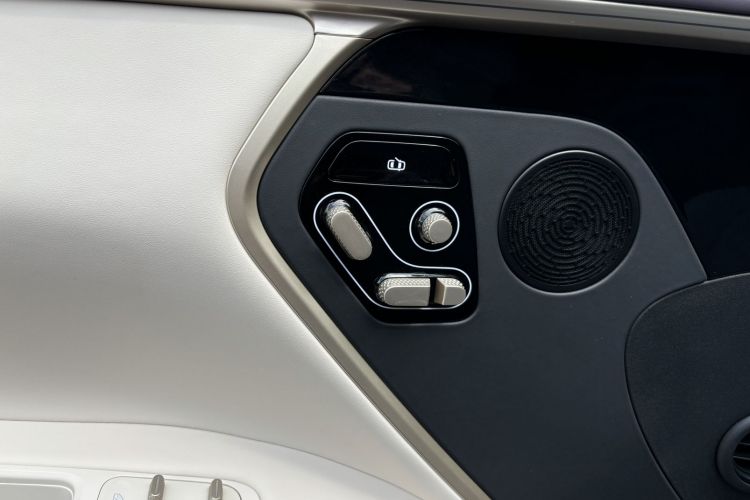 阿维塔11 2024款 700 三激光四驱推荐版中控内饰7005