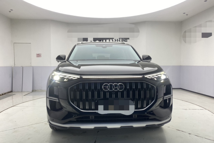 奥迪Q6 2024款 40 TFSI quattro 观云型 羽林套装 7座车身外观6005
