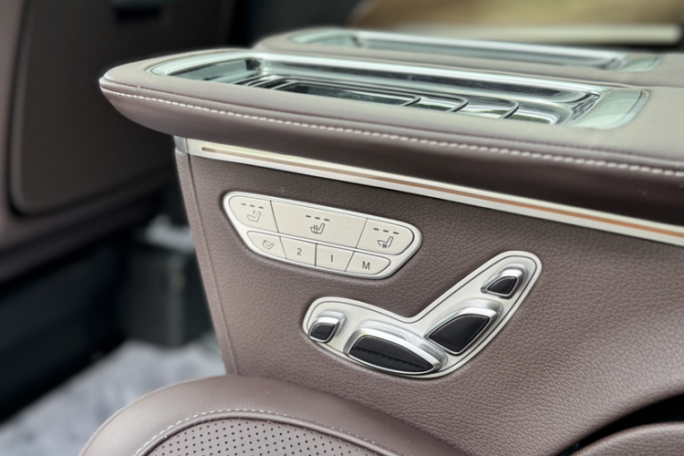 奔驰V级 2022款 V 260 L 长轴距豪华版车身外观6003