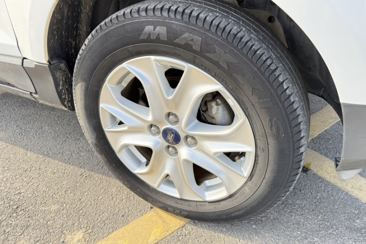 福特 翼搏 2013款 1.5L 手动风尚型局部细节9008