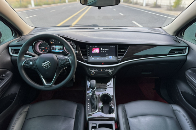 别克 威朗 2019款 三厢 20T 双离合领先型中控内饰7003