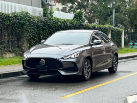 名爵 MG5 2021款 180DVVT CVT青春豪华版